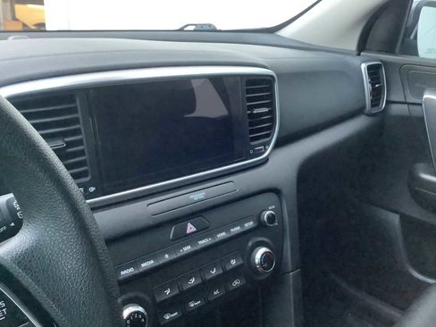 Used 2020 Kia Sportage LX image 17