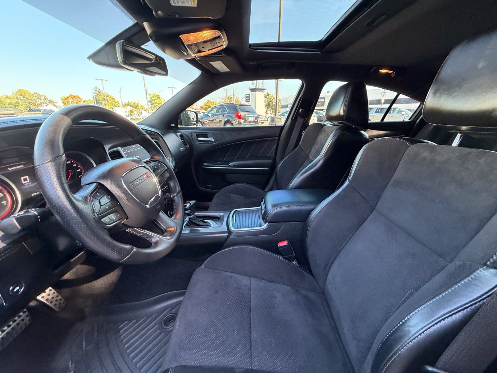 Used 2023 Dodge Charger R/T w/ Plus Group RWD image 4