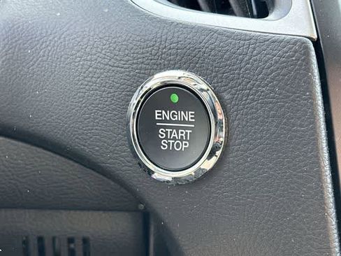 Used 2022 Ford Edge SE AWD/4WD image 10
