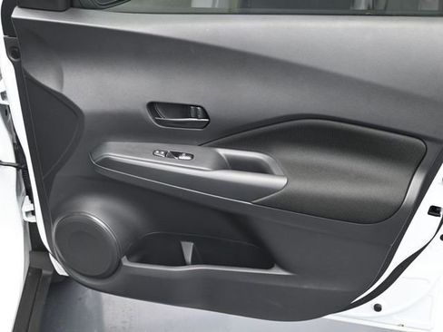 Used 2025 Nissan Kicks Play S image 21