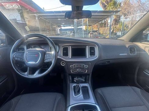 Used 2022 Dodge Charger SXT RWD image 7