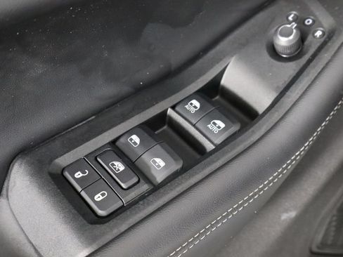 Used 2024 Jeep Grand Cherokee Laredo X RWD image 20