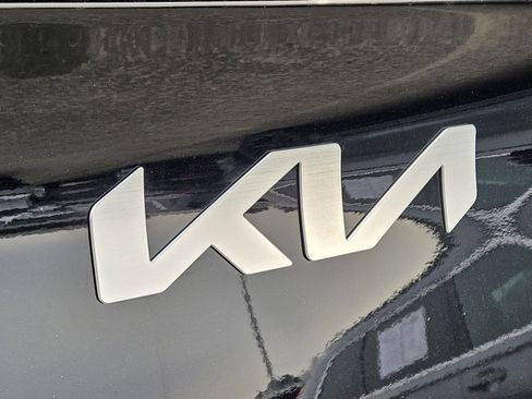 Used 2026 Kia Sportage SX image 15