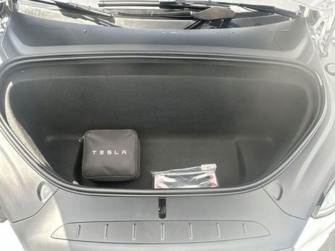 Used 2024 Tesla Model X image 31