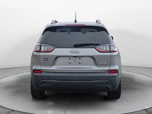 Used 2019 Jeep Cherokee Latitude w/ Cold Weather Group AWD/4WD image 4