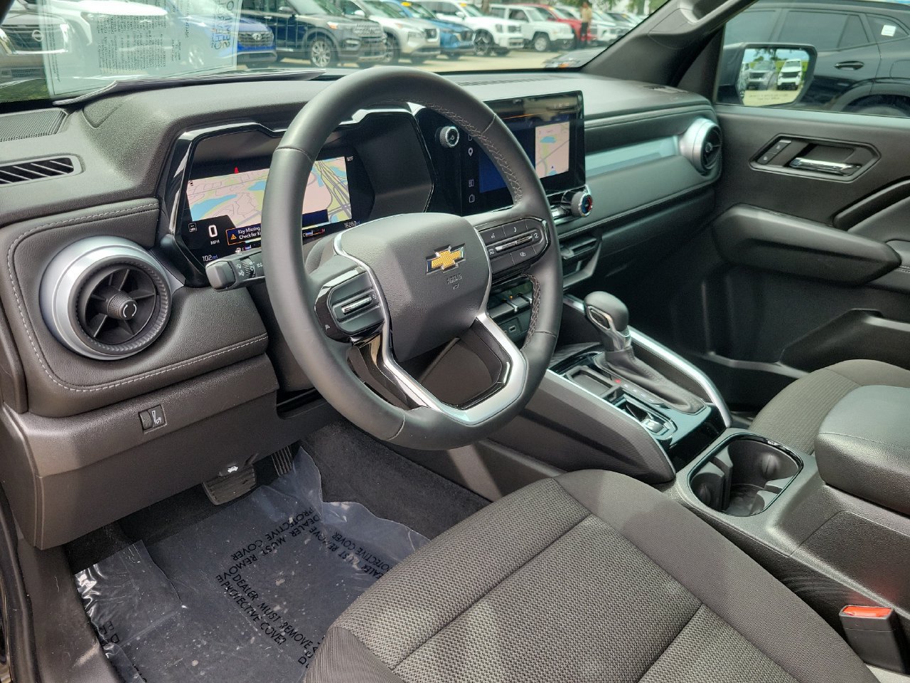 Used 2024 Chevrolet Colorado LT RWD image 15
