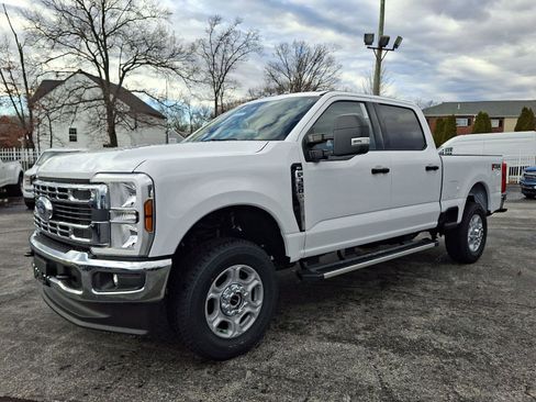New 2026 Ford F350 XLT image 2