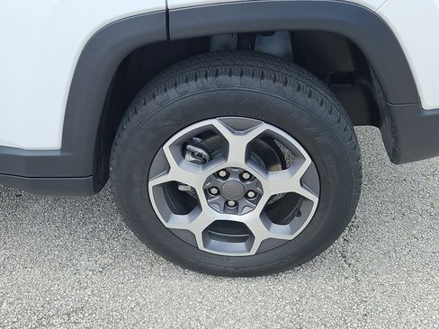 Used 2022 Jeep Compass Trailhawk image 7