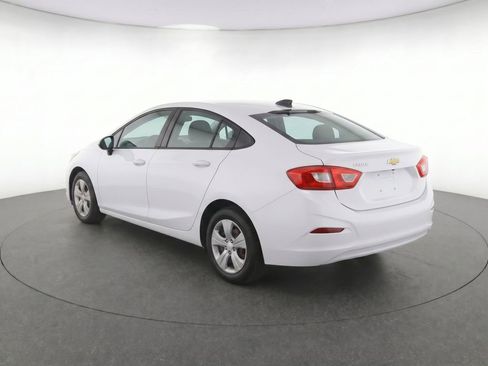 Used 2016 Chevrolet Cruze LS FWD image 3