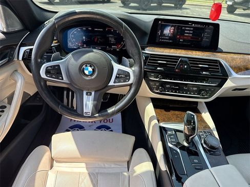 Used 2020 BMW M550i xDrive image 14