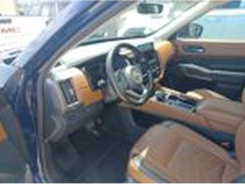 Used 2023 Nissan Pathfinder Platinum w/ Black Appearance Package FWD image 5