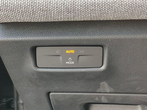 Certified 2025 Volkswagen Tiguan S image 24