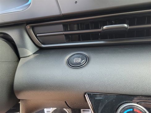 Certified 2025 Hyundai Elantra Sport image 23