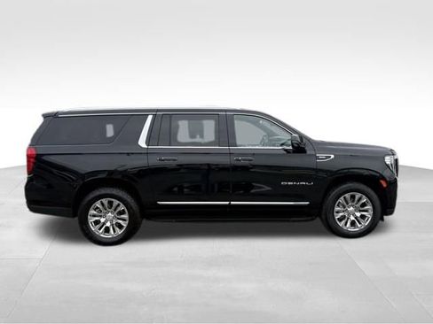 Used 2024 GMC Yukon XL Denali image 9