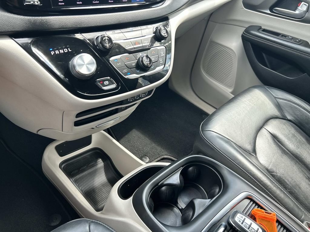 Used 2022 Chrysler Pacifica Touring-L FWD image 37
