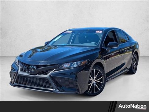 Used 2023 Toyota Camry SE image 1