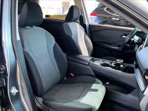 Used 2023 Nissan Rogue SV image 8