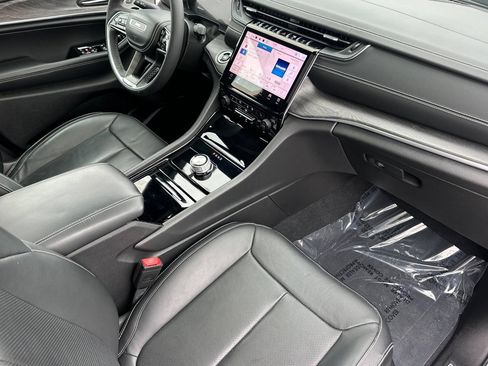 Used 2023 Jeep Grand Cherokee L Overland RWD image 16