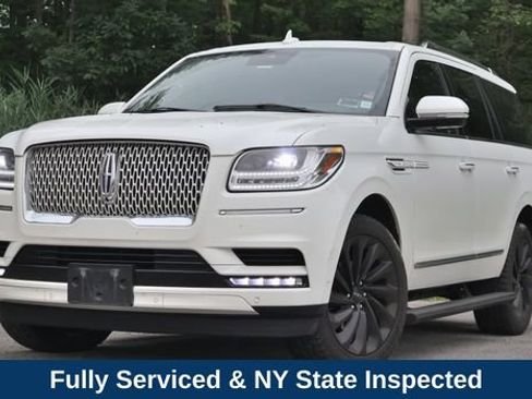 Used 2021 Lincoln Navigator Reserve AWD/4WD image 2