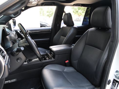Certified 2023 Lexus GX 460 Luxury w/ Sport Design Package AWD/4WD image 34