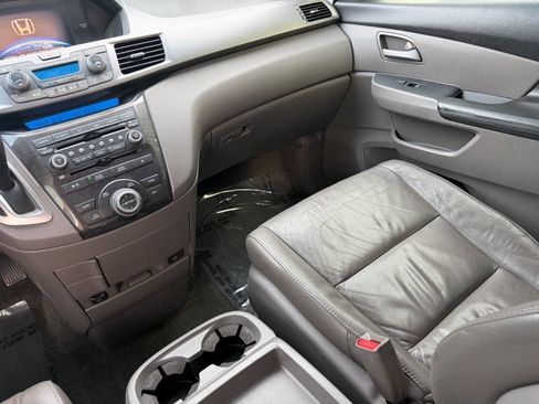 Used 2011 Honda Odyssey Touring image 16