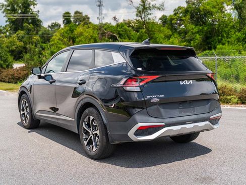 Used 2025 Kia Sportage EX FWD image 5