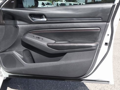 Used 2022 Nissan Altima 2.5 SR image 34