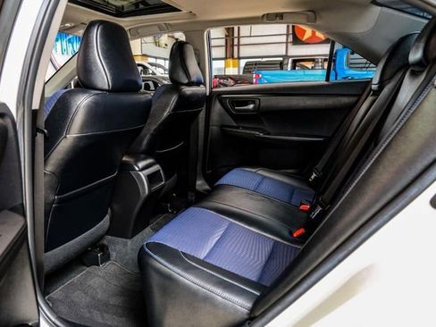 Used 2016 Toyota Camry SE FWD image 33