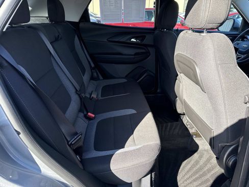 Used 2025 Chevrolet TrailBlazer LT w/ Convenience Package image 21