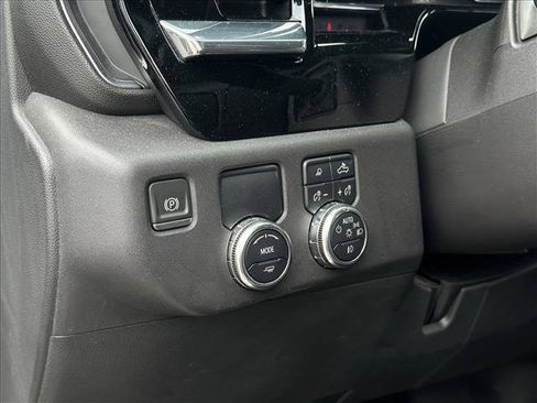 Used 2024 GMC Sierra 1500 SLT image 19