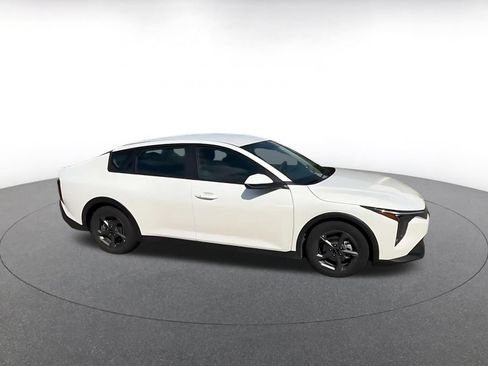 Used 2025 Kia K4 FWD image 2