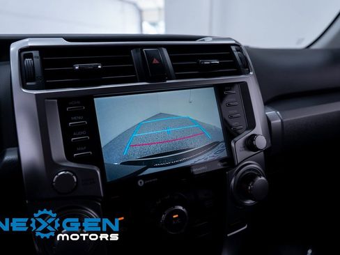 Used 2020 Toyota 4Runner SR5 AWD/4WD image 35