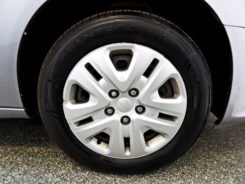 Used 2018 Dodge Grand Caravan SE FWD image 20