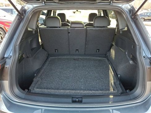 Certified 2021 Volkswagen Tiguan SE R-Line image 33
