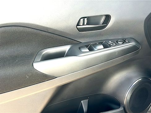 New 2025 Nissan Kicks Play S image 13