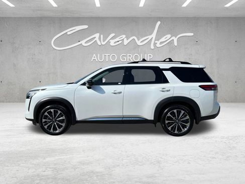 New 2026 Nissan Pathfinder Platinum FWD image 14