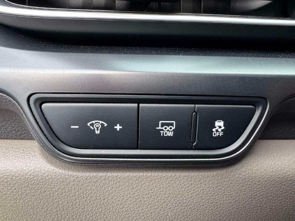 Used 2026 Kia Carnival LXS FWD image 17