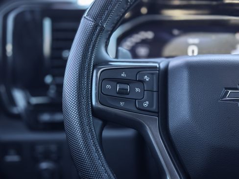 Used 2025 Chevrolet Silverado 1500 ZR2 w/ Technology Package image 11