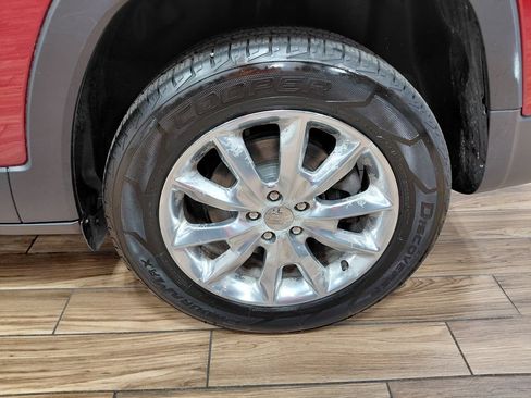 Certified 2016 Jeep Cherokee Limited w/ Luxury Group AWD/4WD image 20