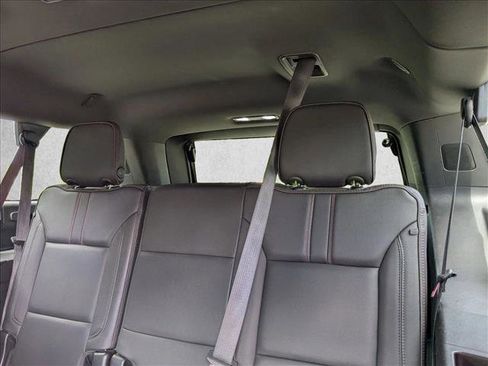 Used 2022 Chevrolet Suburban RST w/ Luxury Package image 19