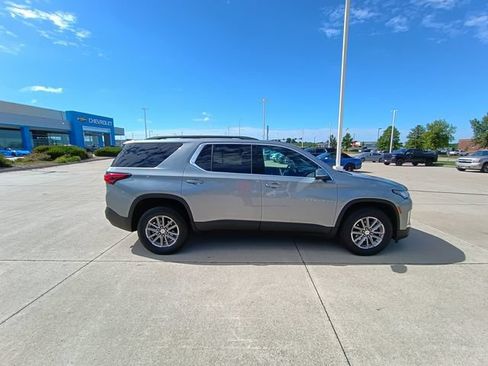 Used 2023 Chevrolet Traverse LT FWD image 15