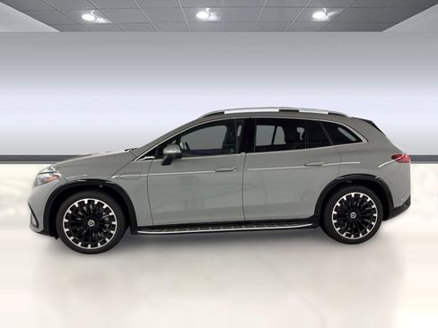 New 2026 Mercedes-Benz EQS 550 4MATIC SUV image 2