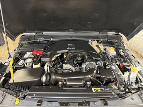 Used 2019 Jeep Wrangler Sport image 12