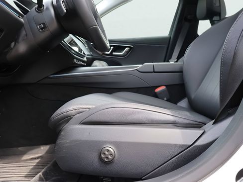 Certified 2026 Mercedes-Benz E 350 4MATIC Sedan image 36