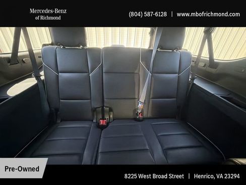 Used 2024 Cadillac Escalade ESV Premium Luxury AWD/4WD image 17