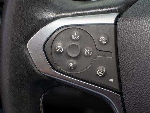 Used 2023 Chevrolet Traverse LT FWD image 32