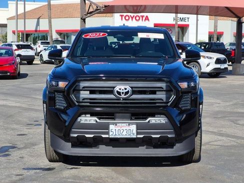Used 2025 Toyota Tacoma SR5 image 2