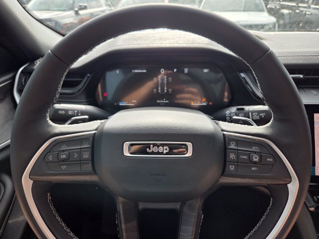 New 2026 Jeep Grand Cherokee Limited w/ Luxury Tech Group II AWD/4WD image 27