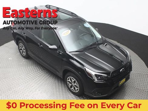 Used 2023 Subaru Forester Premium AWD/4WD image 3