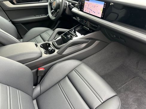 New 2026 Porsche Cayenne S image 17